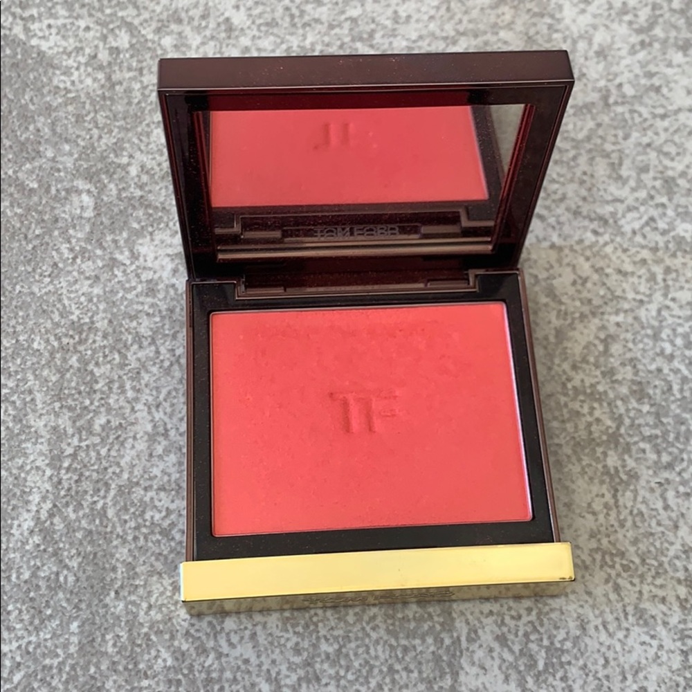 Tom Ford cheek color blush in 03 Flush